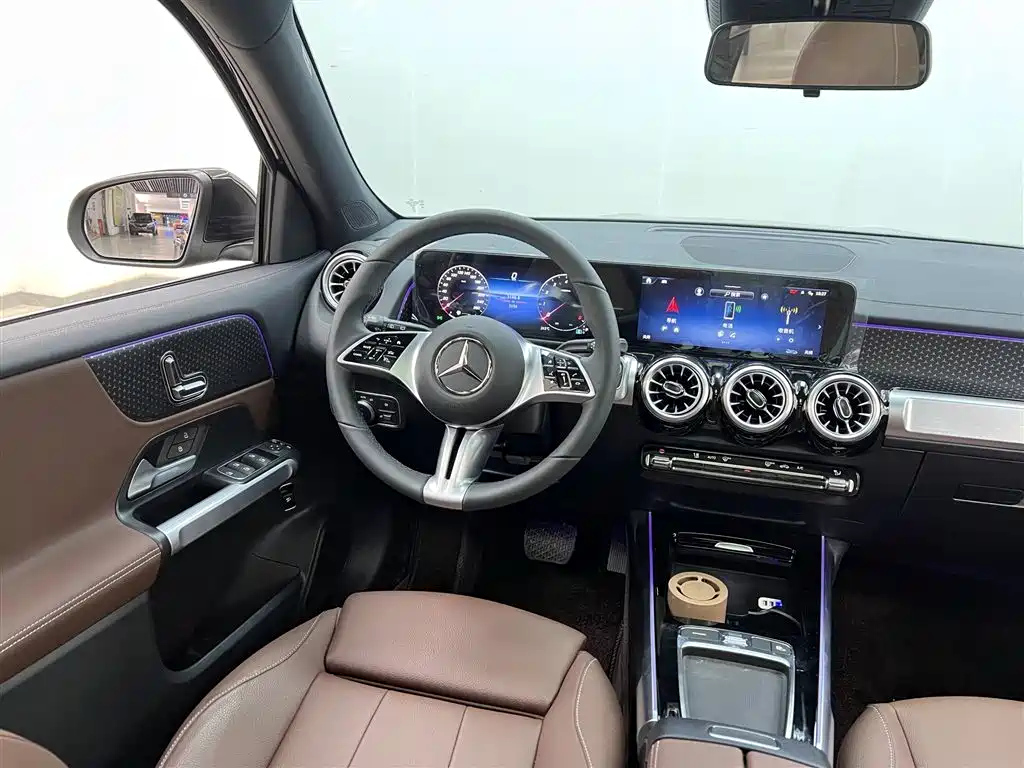 MERCEDES BENZ GLB 2024