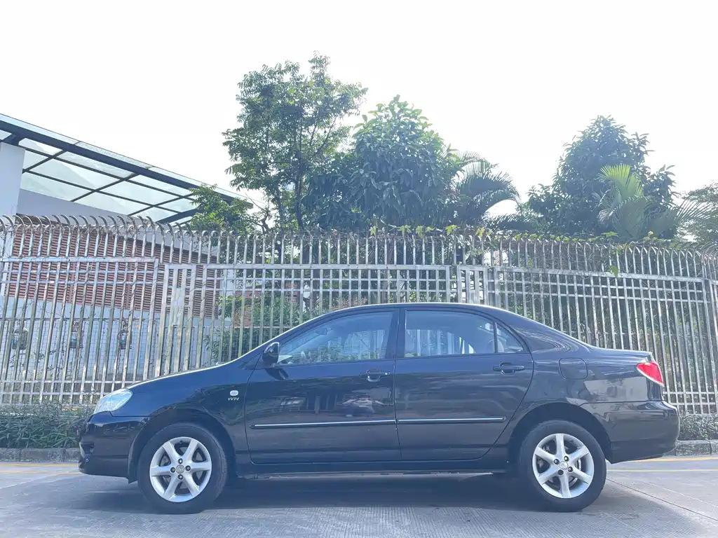 TOYOTA COROLLA 2011