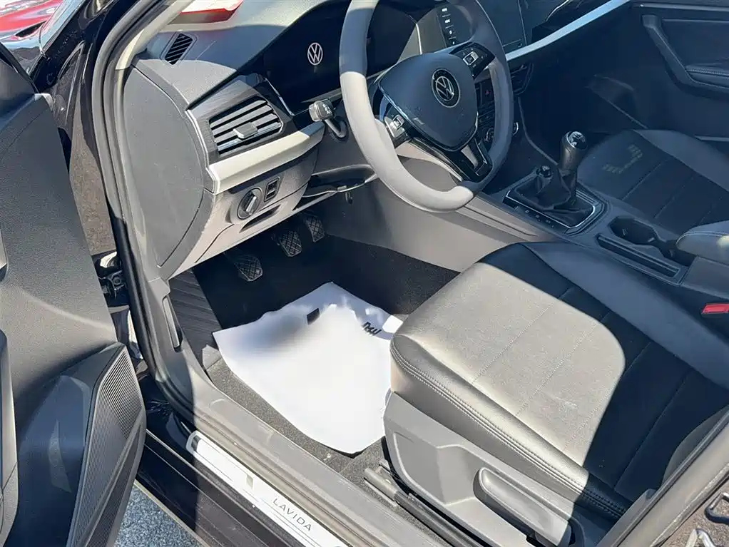 VOLKSWAGEN LAVIDA 2021