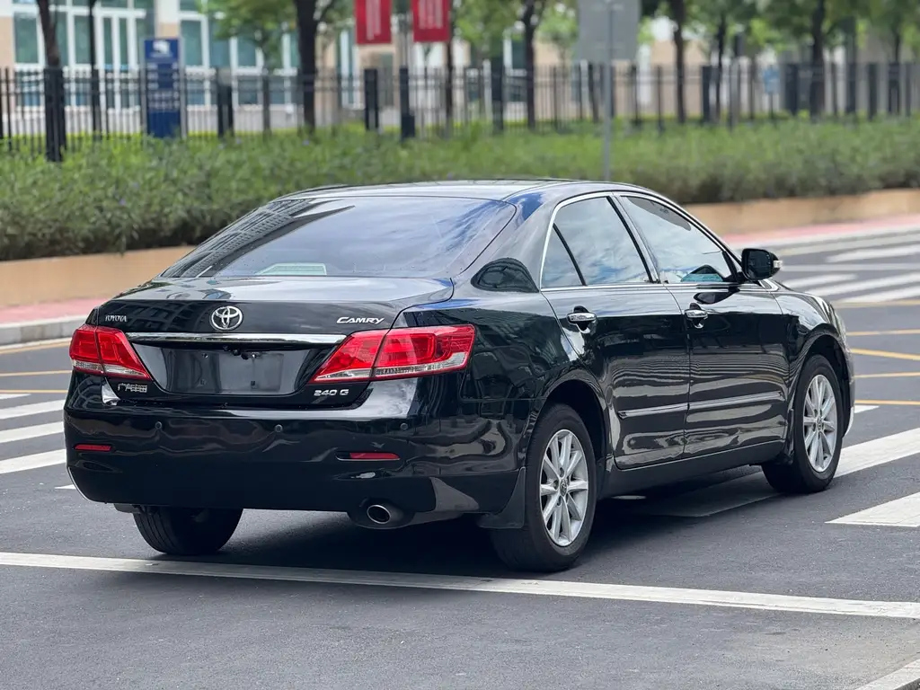 TOYOTA CAMRY 2011