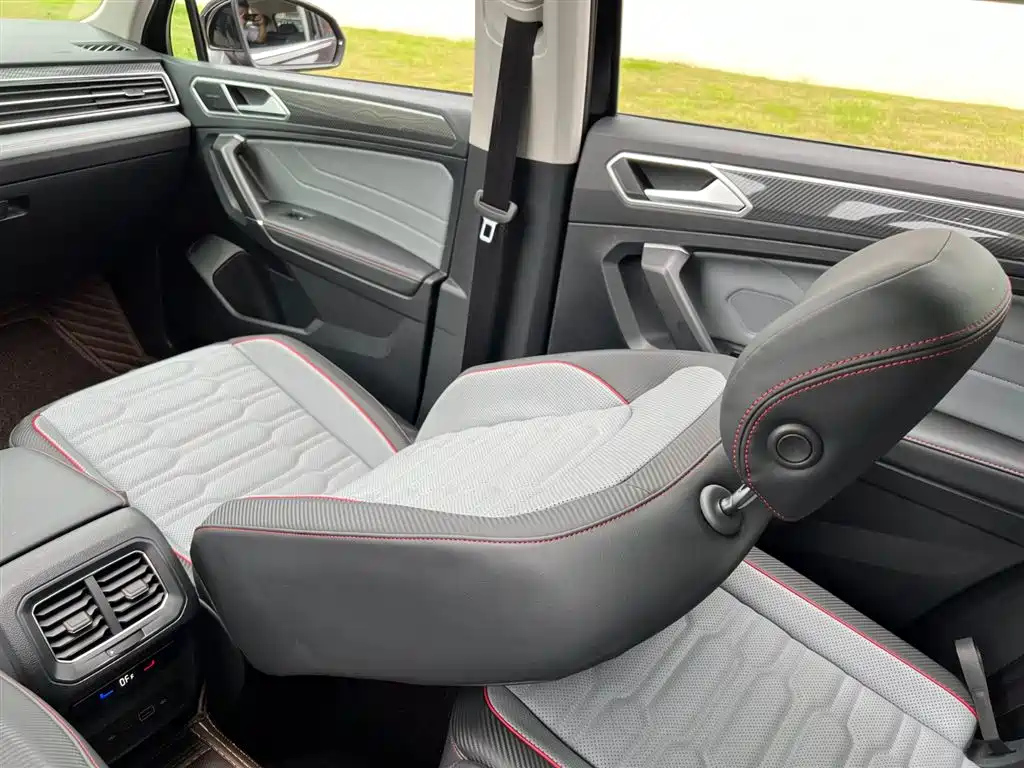 VOLKSWAGEN TIGUAN L 2023