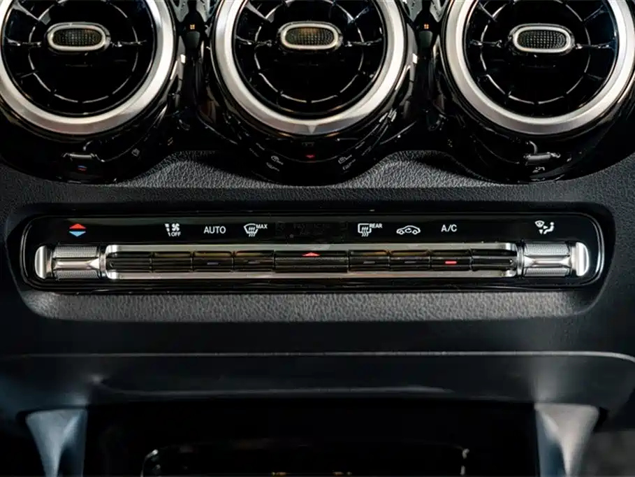 MERCEDES BENZ GLB 2024