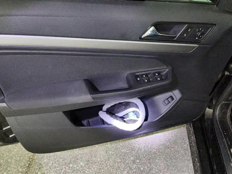 VOLKSWAGEN LAVIDA 2015