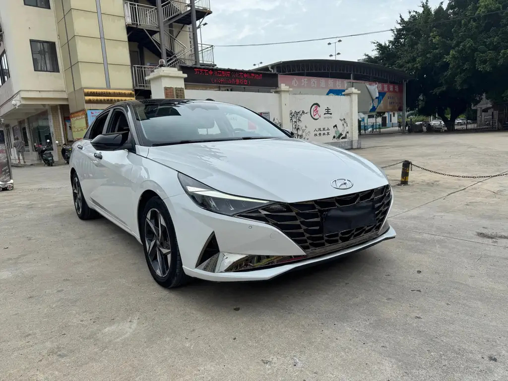 HYUNDAI ELANTRA 2022
