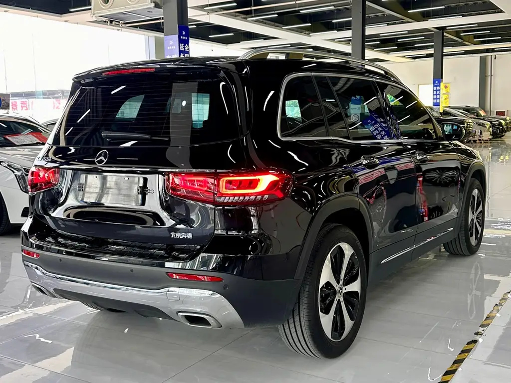 MERCEDES BENZ GLB 2023