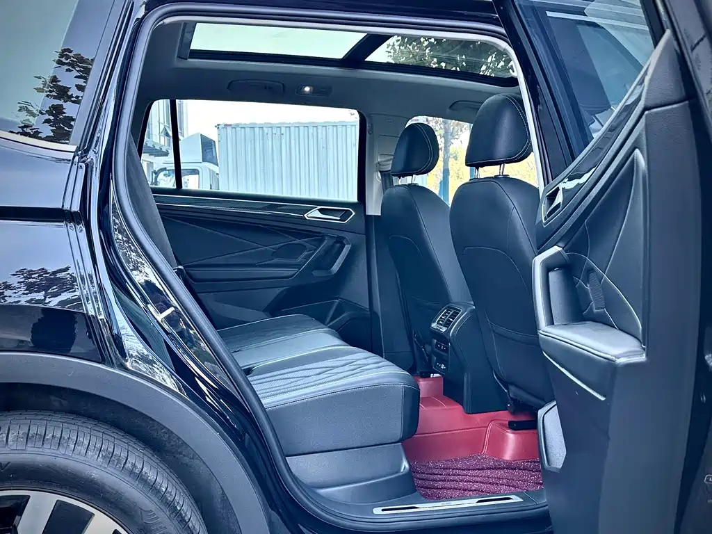 VOLKSWAGEN TIGUAN L 2022