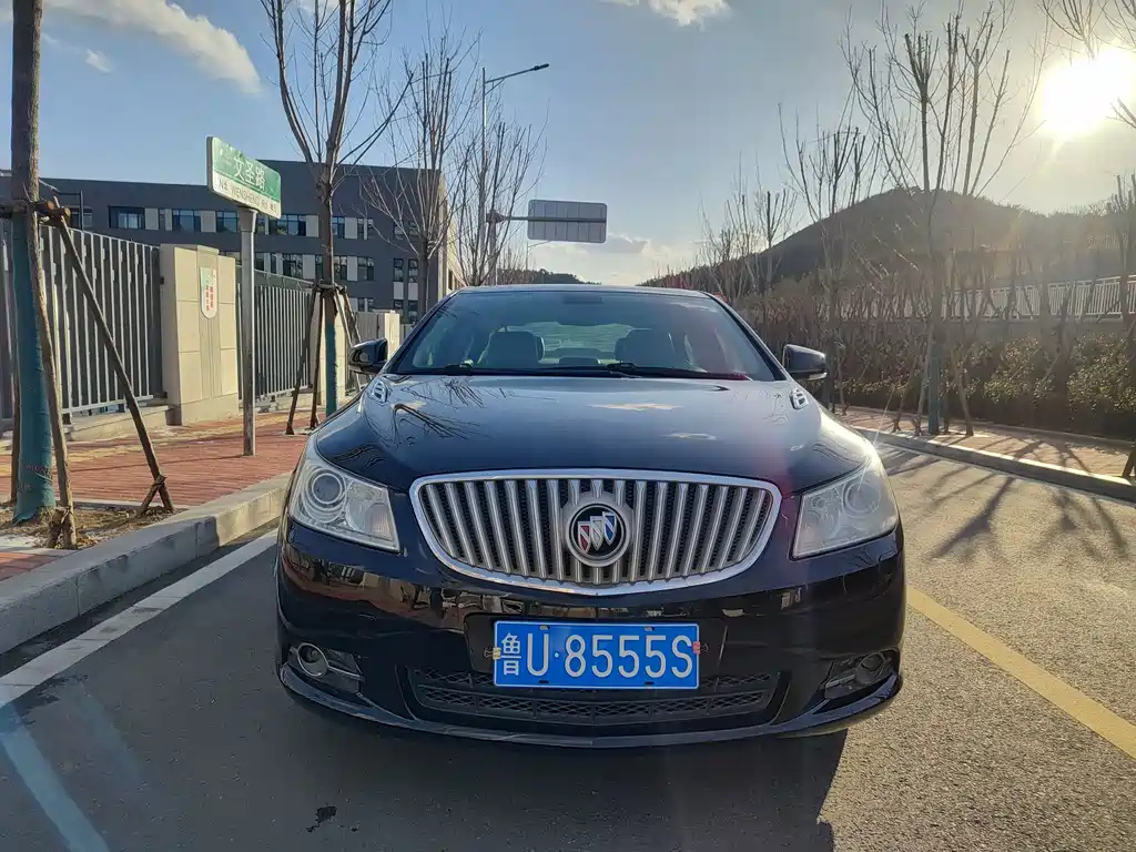 BUICK LACROSSE 2010