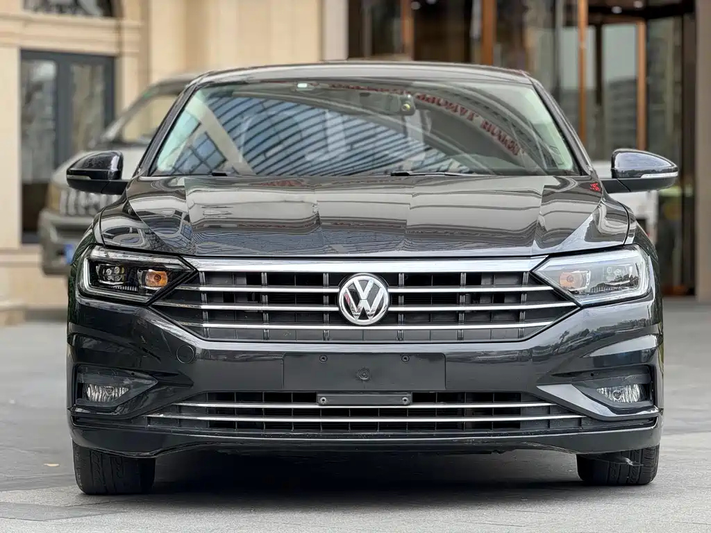 VOLKSWAGEN SAGITAR 2020