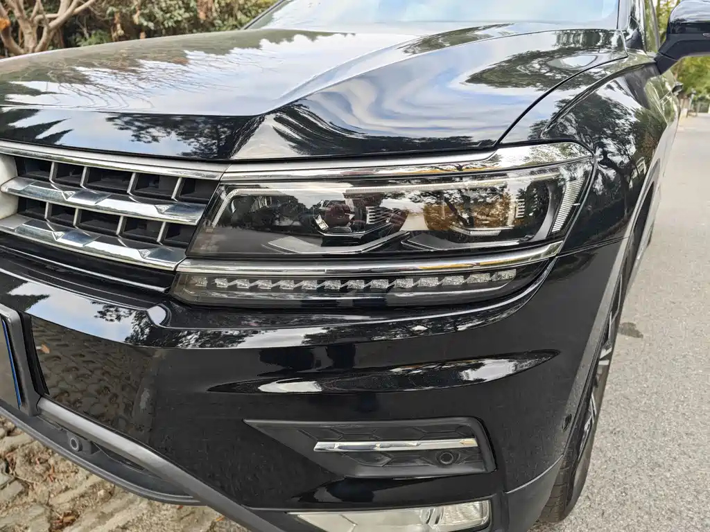 VOLKSWAGEN TIGUAN L 2017