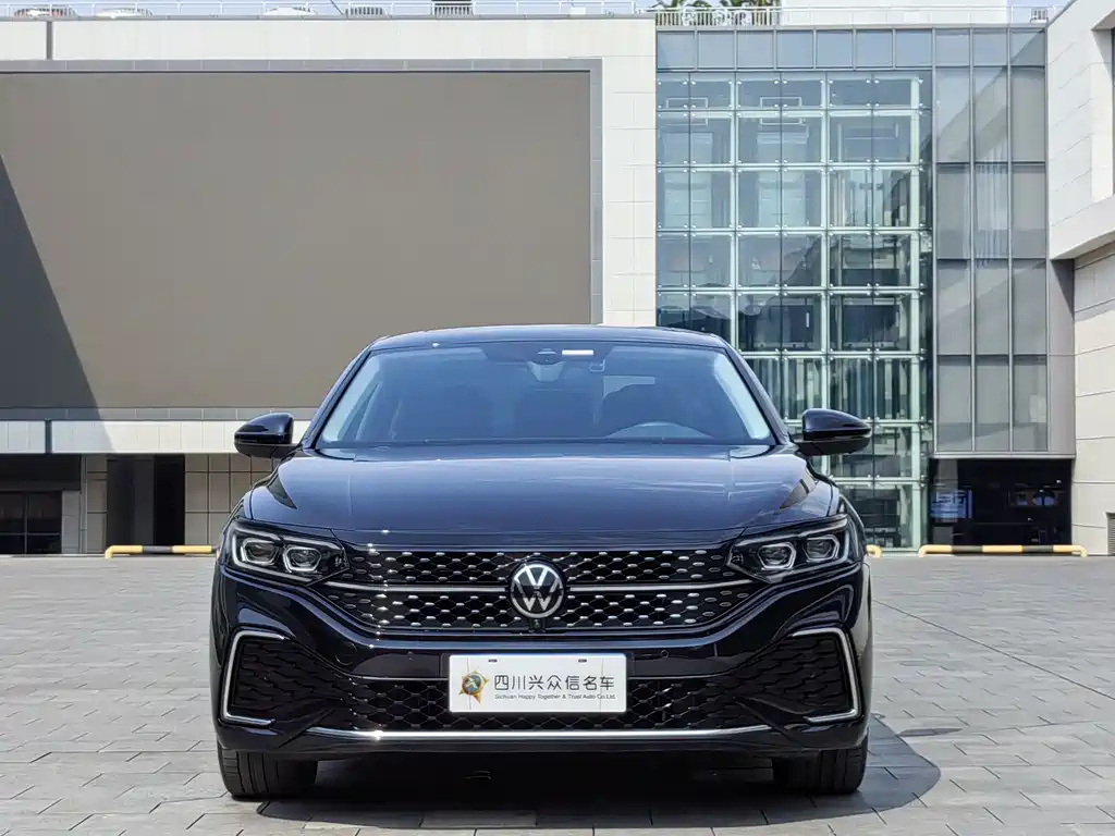 VOLKSWAGEN PASSAT 2025
