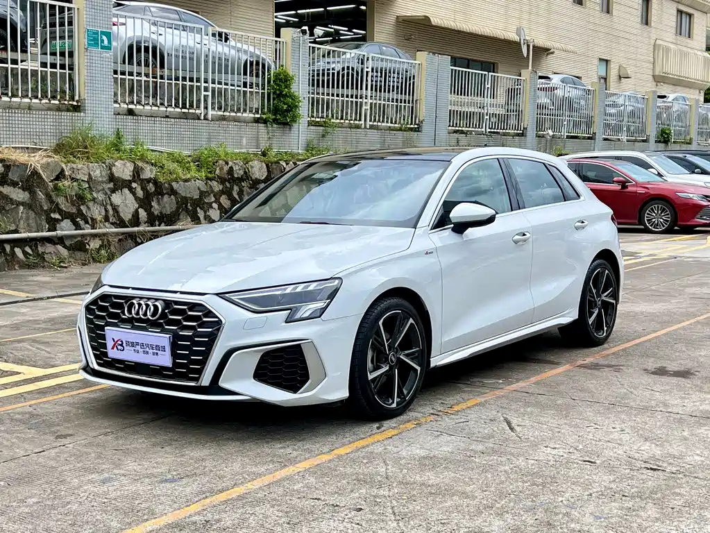 AUDI A3 2024