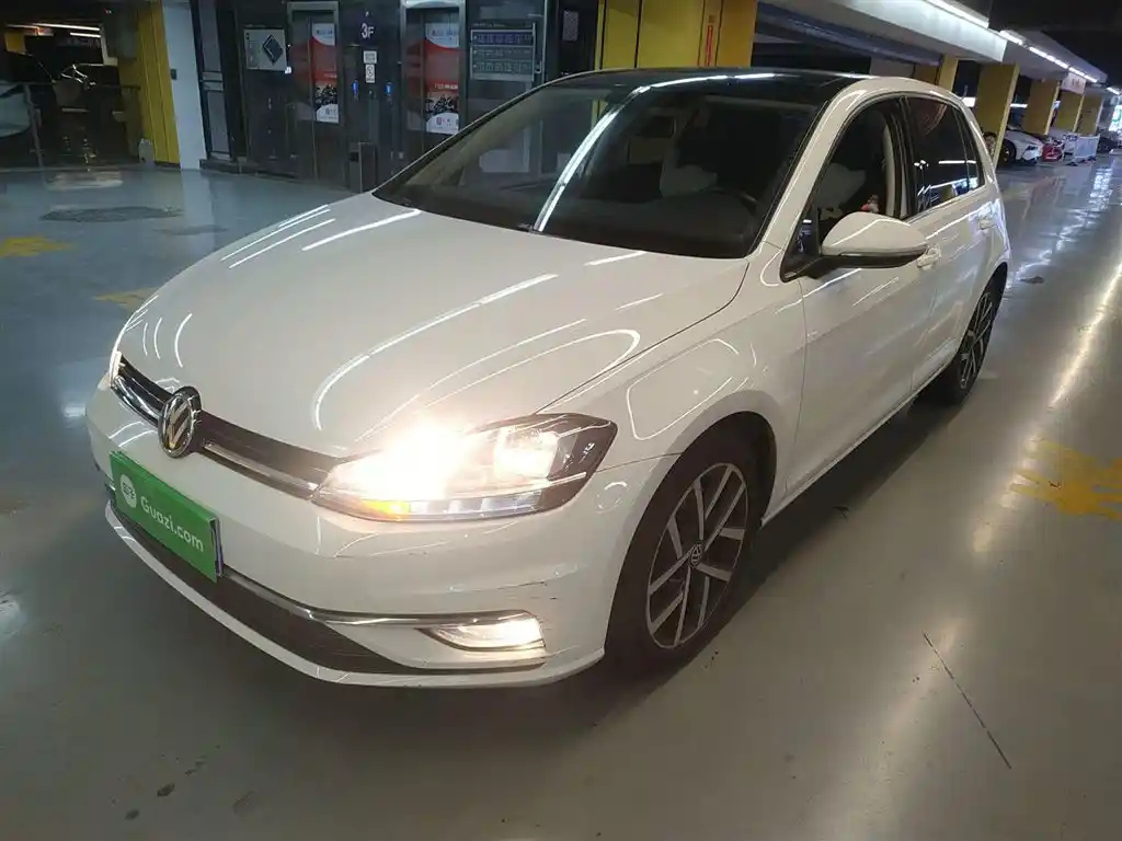 VOLKSWAGEN GOLF 2020