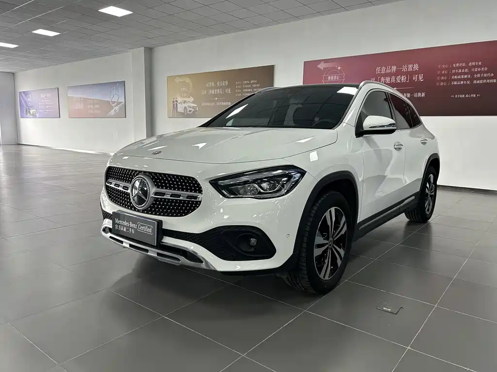 MERCEDES BENZ GLA 2020