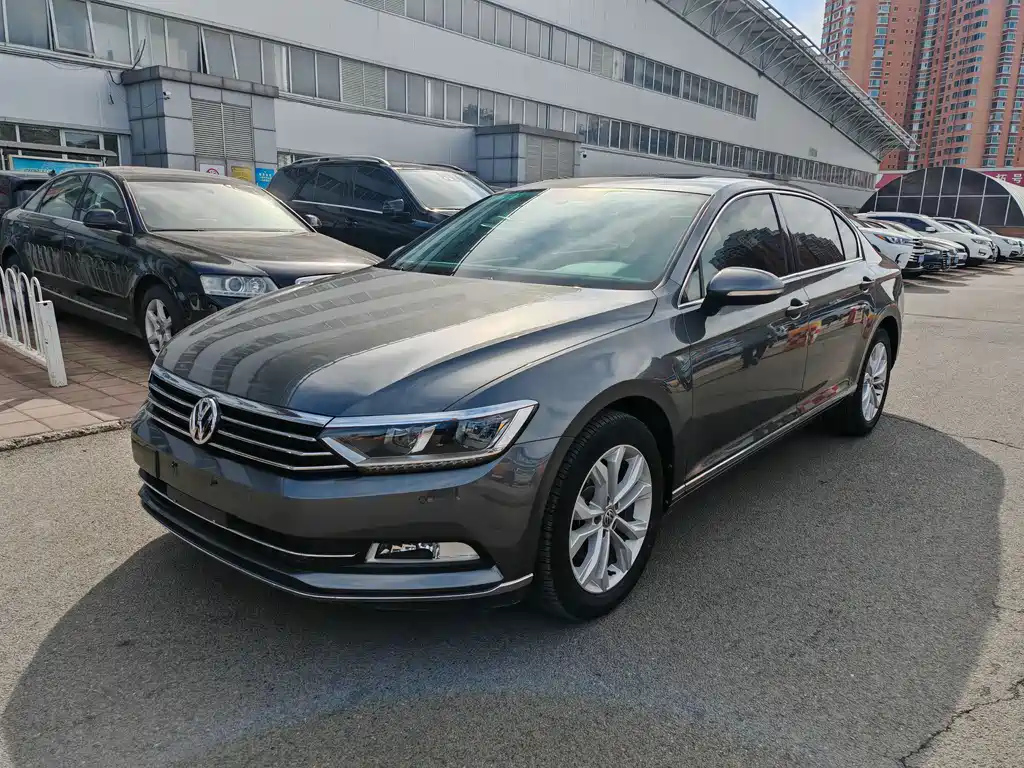VOLKSWAGEN MAGOTAN 2017