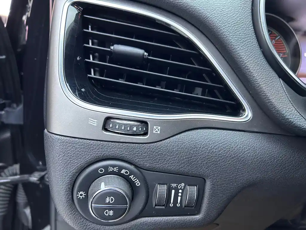 JEEP CHEROKEE 2019