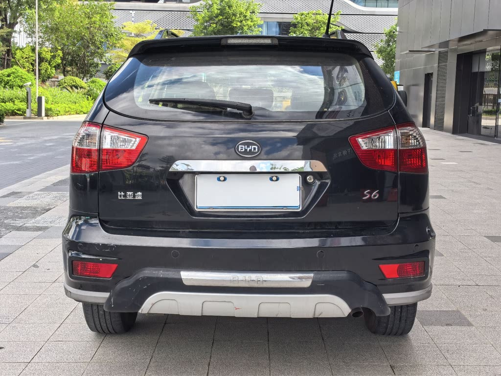 BYD S6 2011