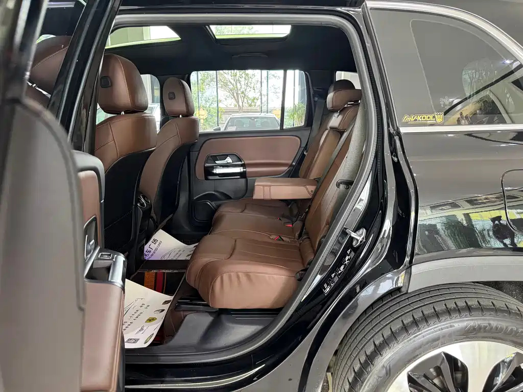 MERCEDES BENZ GLB 2023