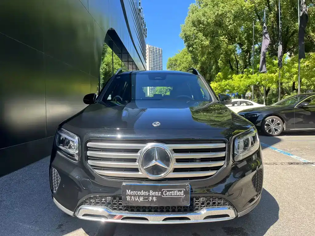 MERCEDES BENZ GLB 2024
