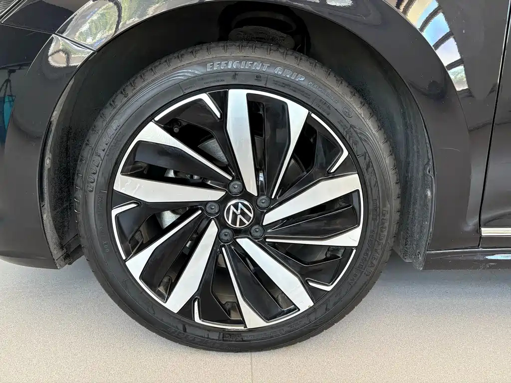 VOLKSWAGEN PASSAT 2022