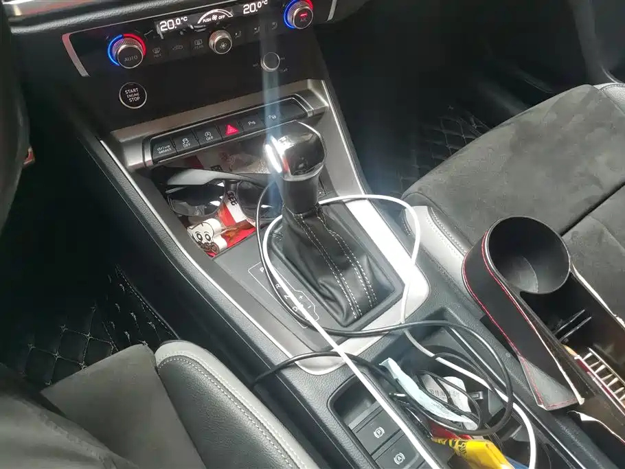 AUDI Q3 2021
