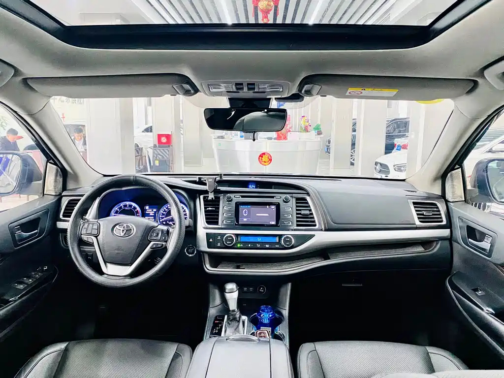 TOYOTA HIGHLANDER 2019