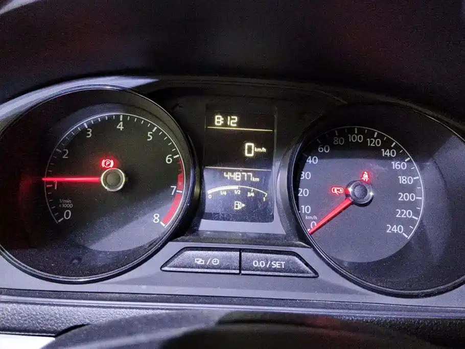 VOLKSWAGEN LAVIDA 2015