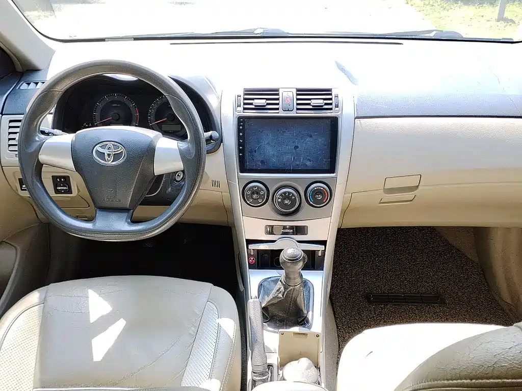 TOYOTA COROLLA 2013
