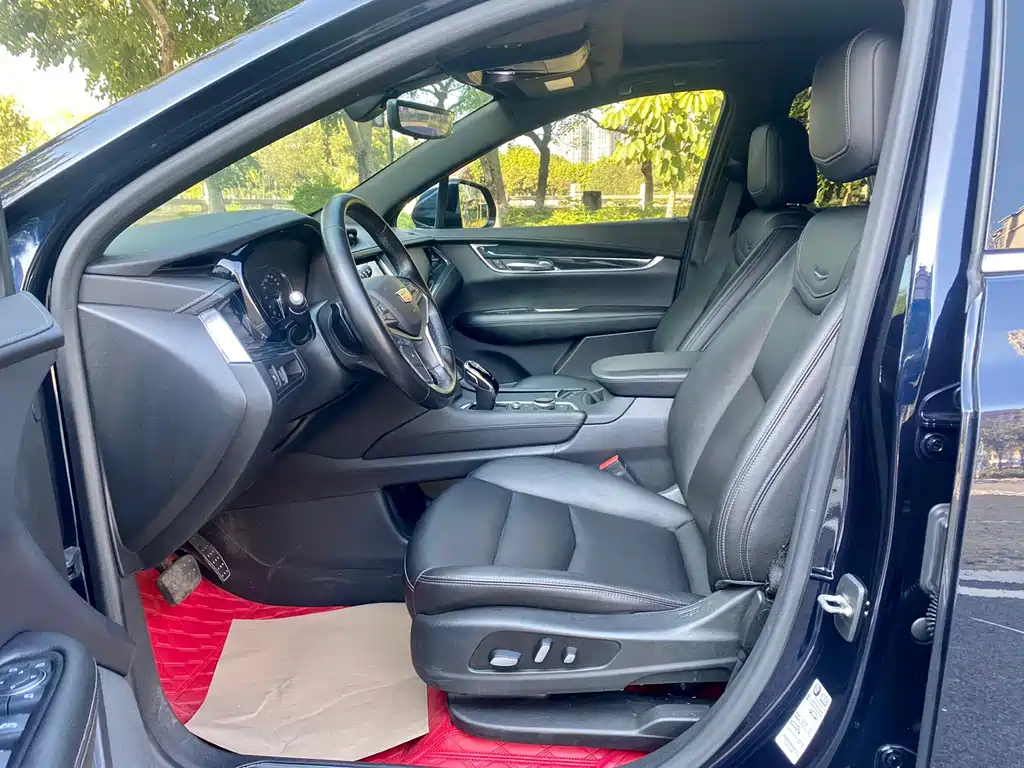 CADILLAC XT5 2021