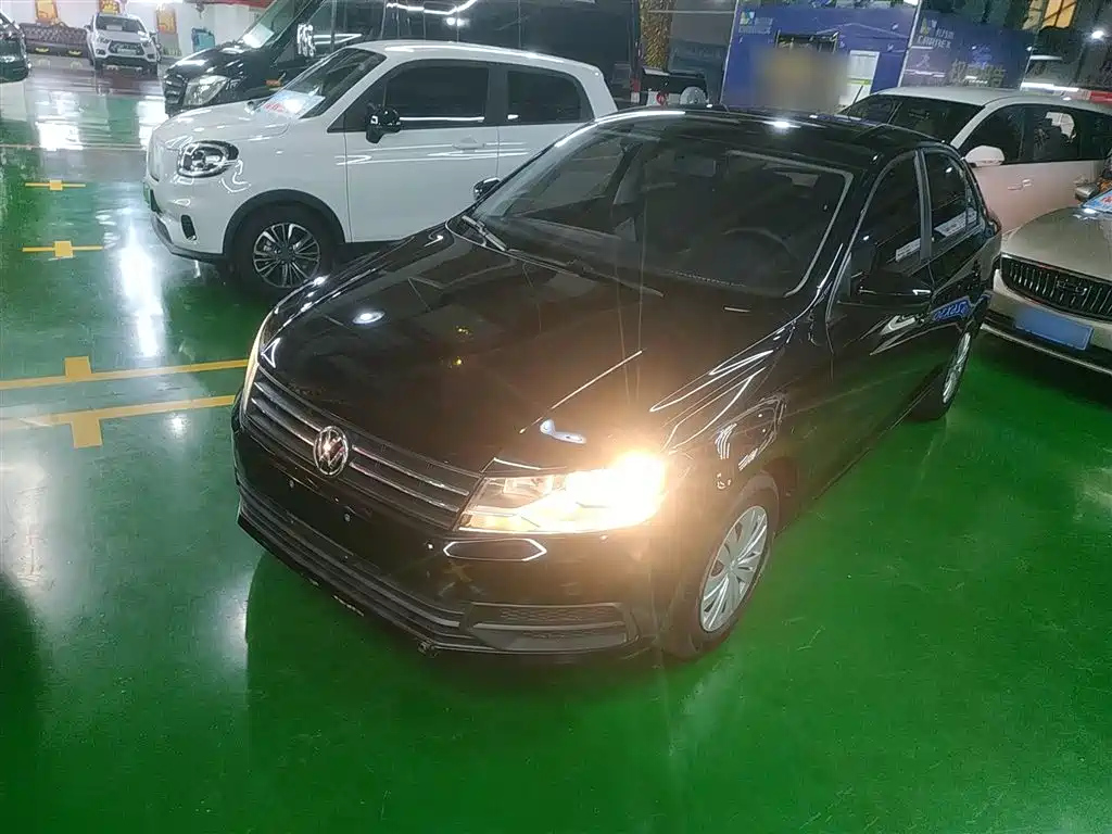 VOLKSWAGEN SANTANA 2019