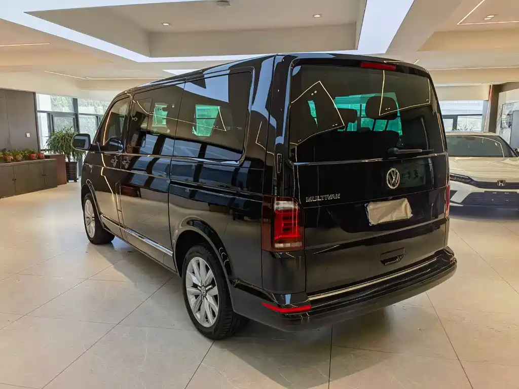 VOLKSWAGEN MULTIVAN 2019