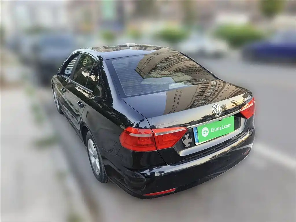 VOLKSWAGEN LAVIDA 2013