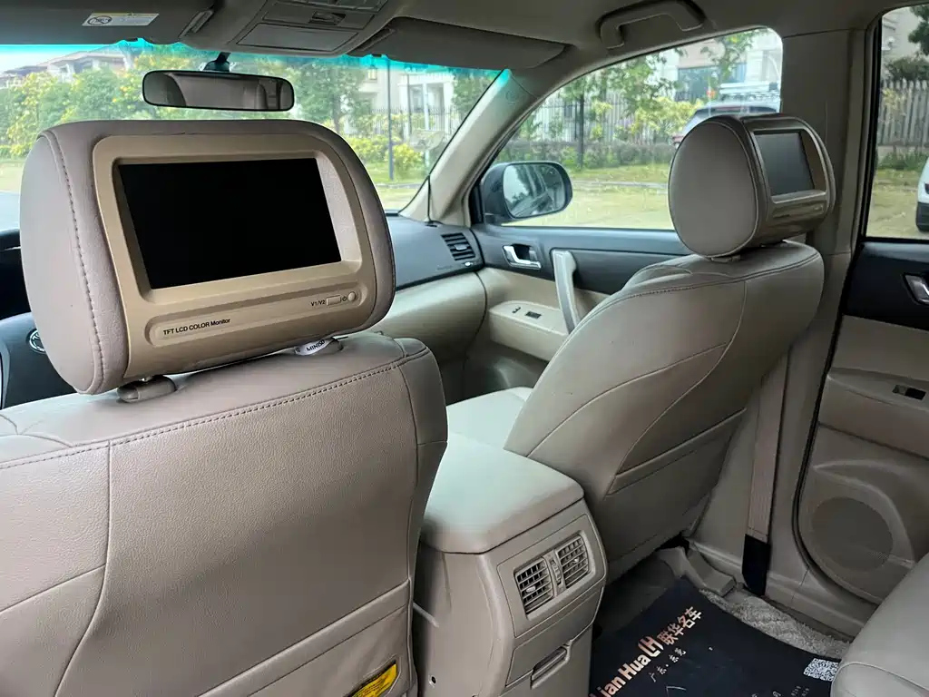 TOYOTA HIGHLANDER 2011