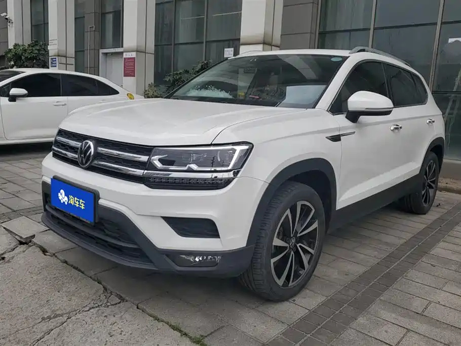 VOLKSWAGEN THARU 2021