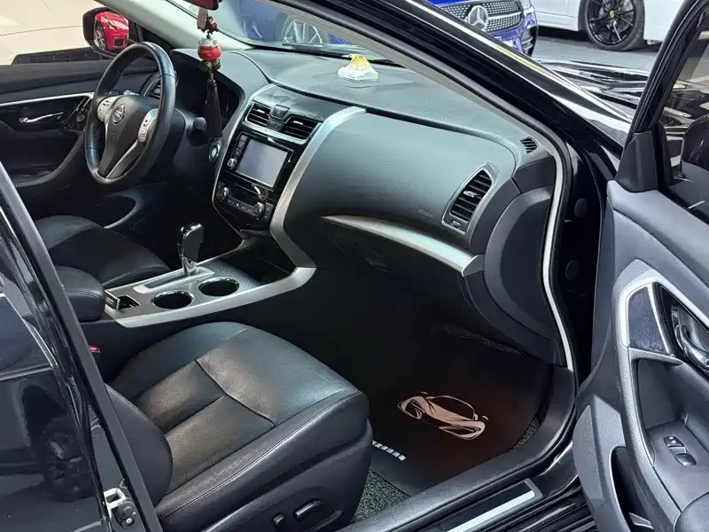 NISSAN TEANA 2016