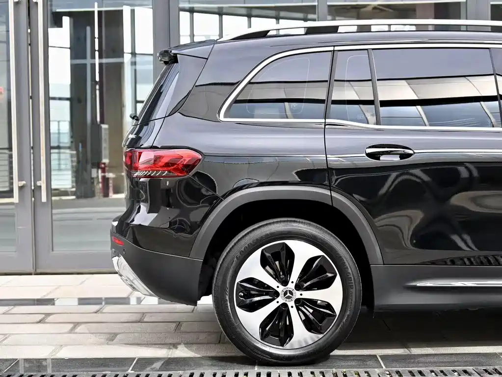 MERCEDES BENZ GLB 2022