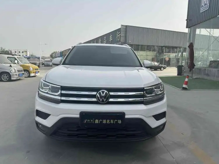 VOLKSWAGEN THARU 2021