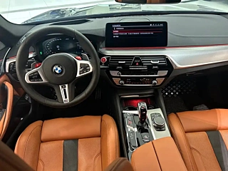 BMW M5  2021