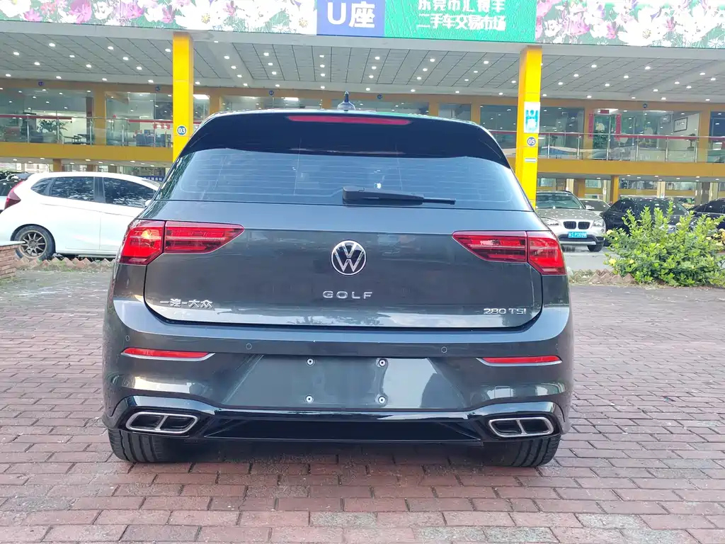 VOLKSWAGEN GOLF 2021