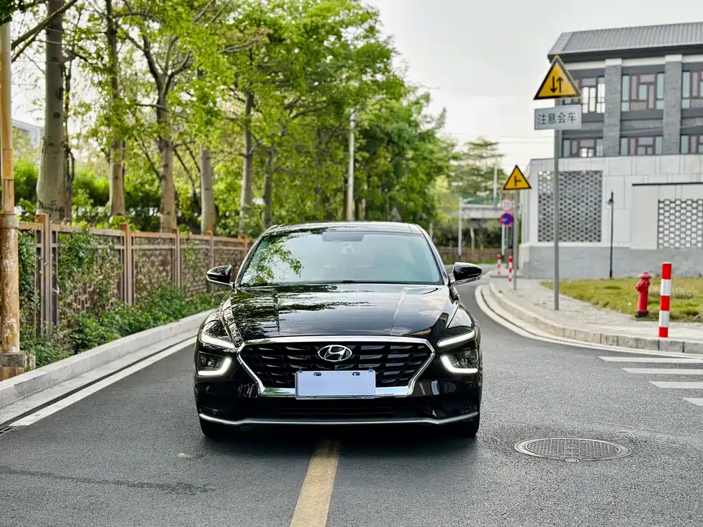 HYUNDAI MISTRA 2021