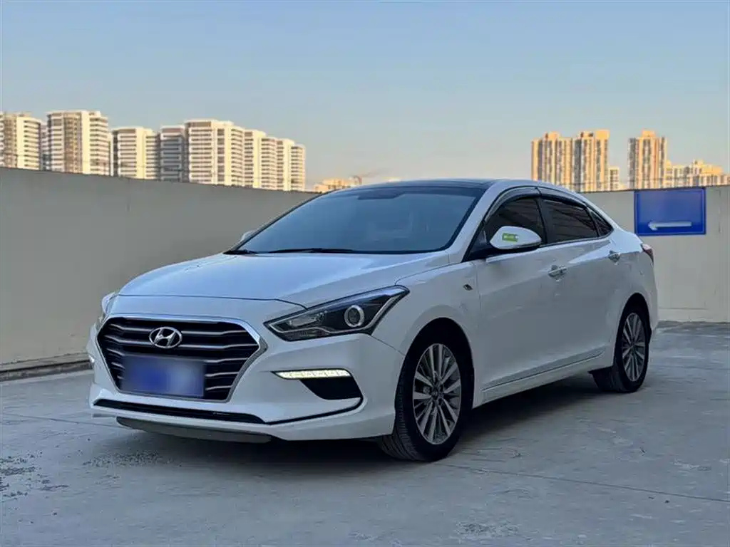 HYUNDAI MISTRA