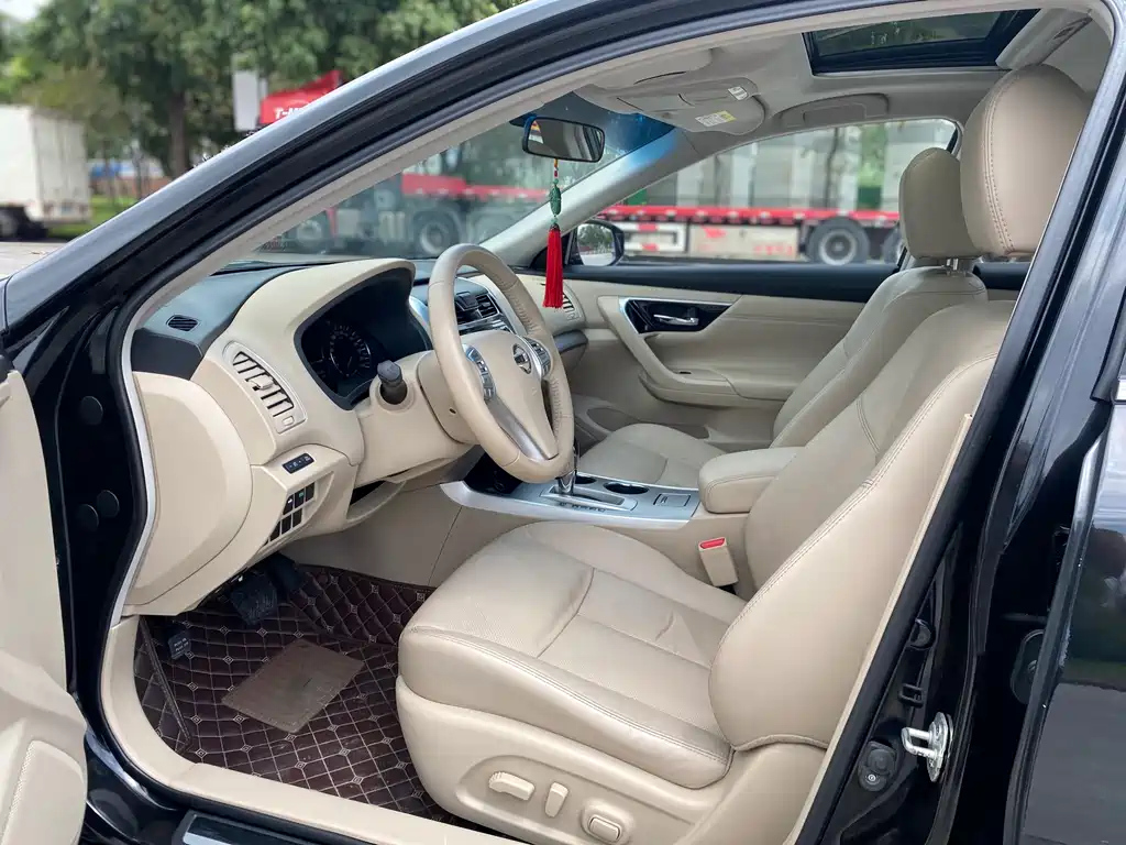 NISSAN TEANA 2016