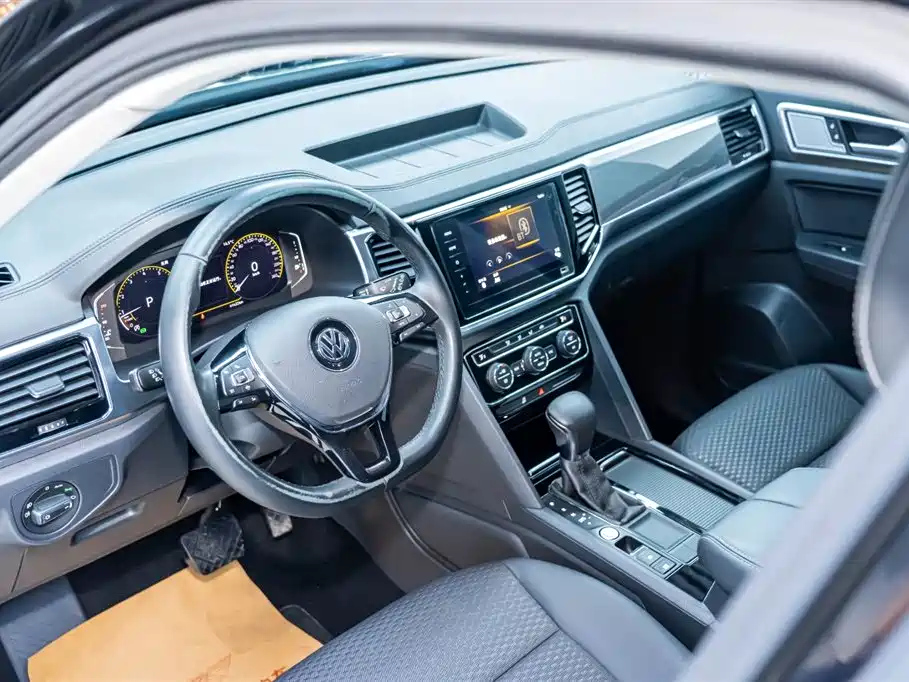 VOLKSWAGEN TOURAN 2021