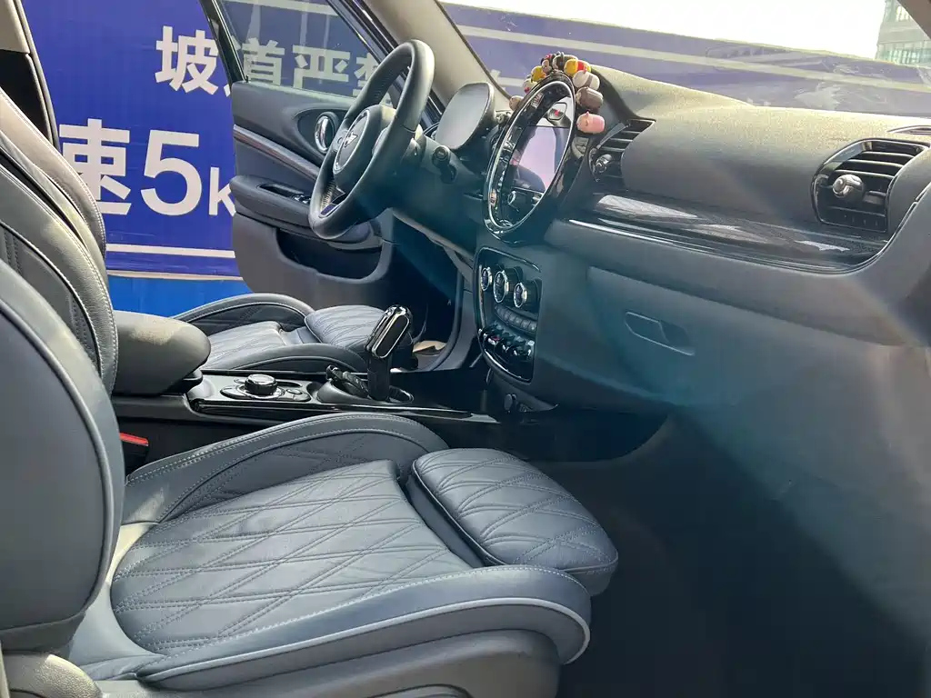 MINI CLUBMAN 2021