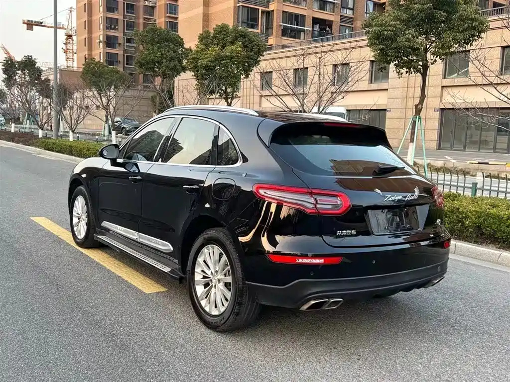 ZOTYE SR9 2017