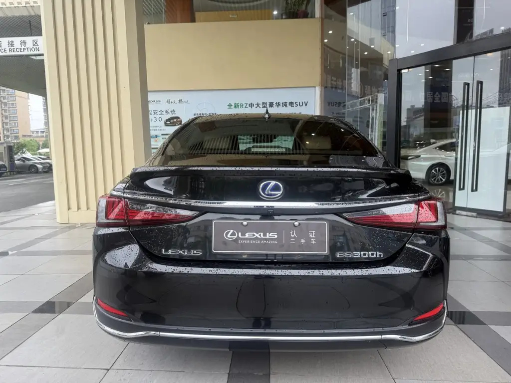 LEXUS ES 2021