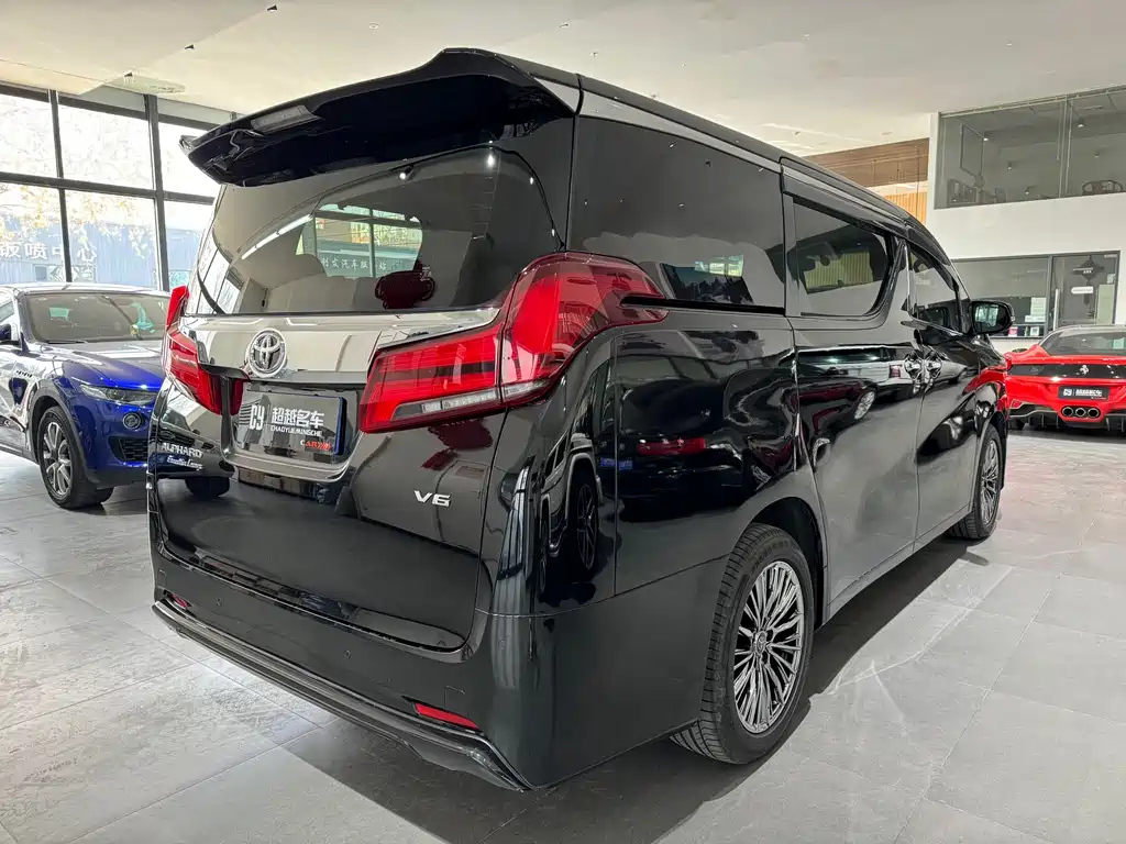 TOYOTA ALPHARD 2019
