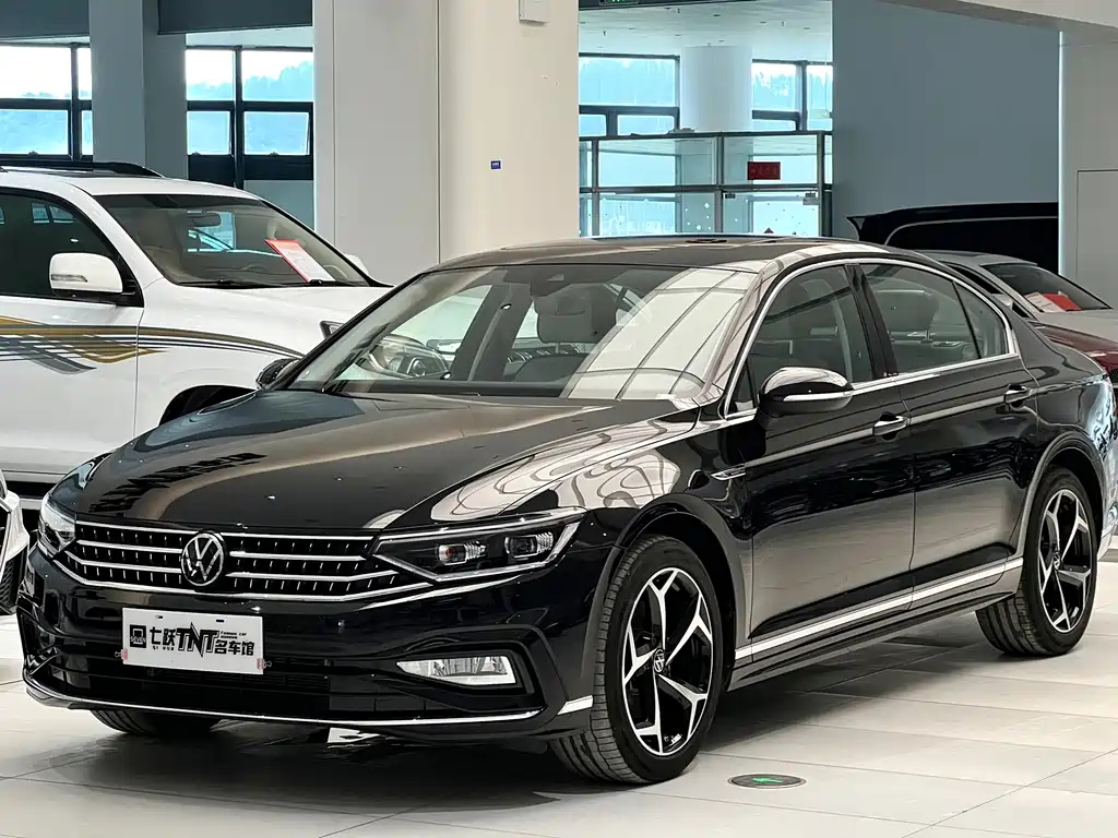 VOLKSWAGEN MAGOTAN 2023
