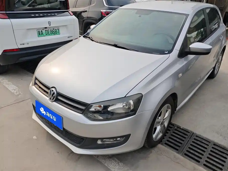 VOLKSWAGEN POLO 2011