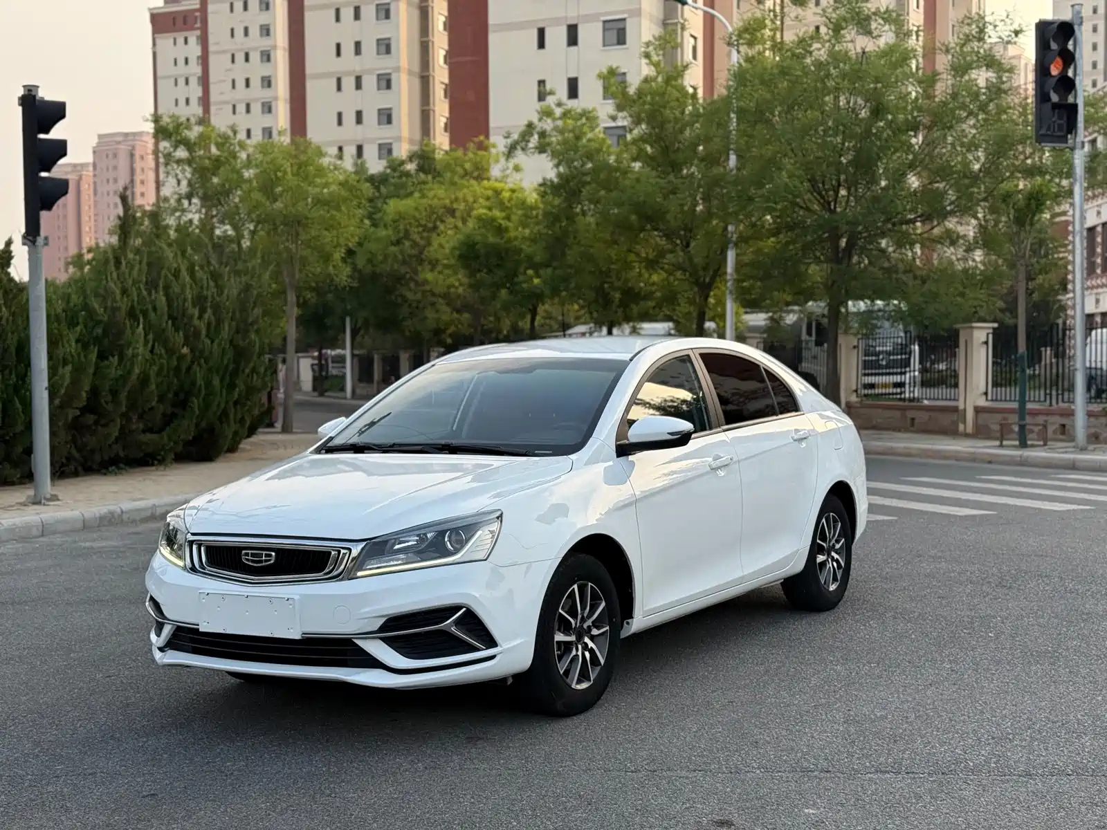 GEELY AUTO EMGRAND 2019
