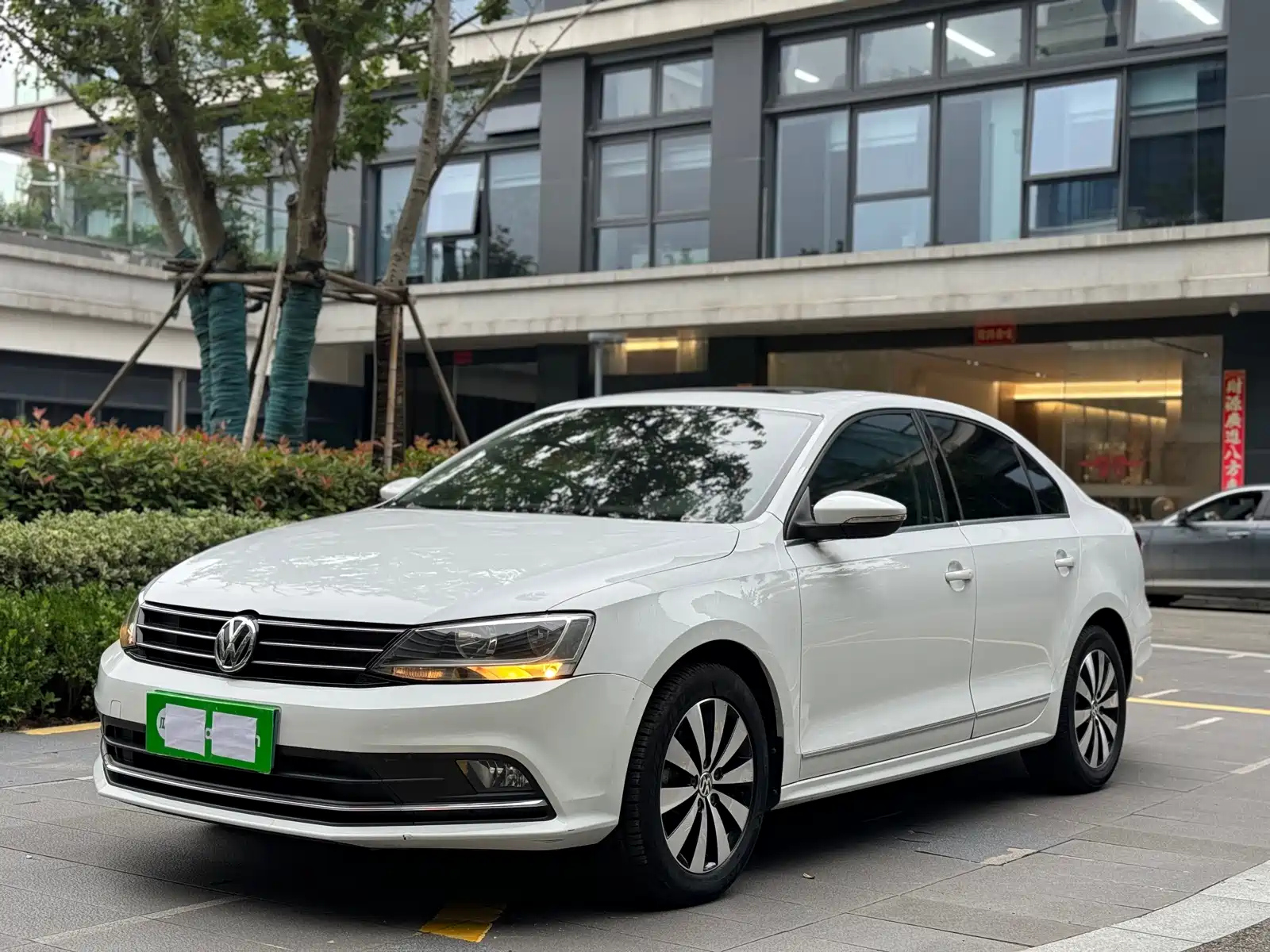 VOLKSWAGEN SAGITAR 2018
